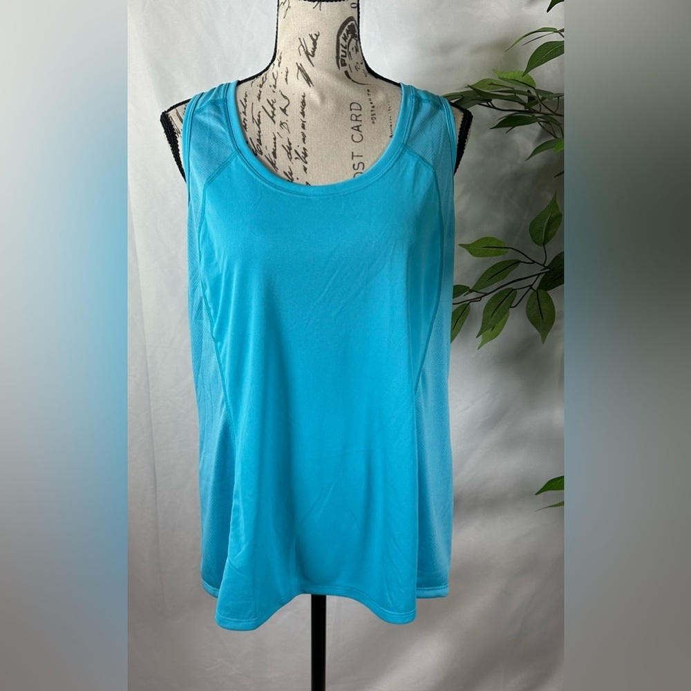 L.L. Bean Women's Blue Tank Top 💙 - Picture 5 of 10